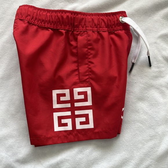 Nice regular short for a party - Picture 3 of 4